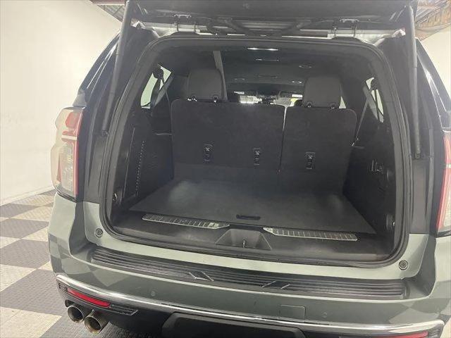 2023 Chevrolet Suburban 4WD Premier