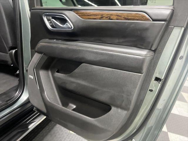 2023 Chevrolet Suburban 4WD Premier