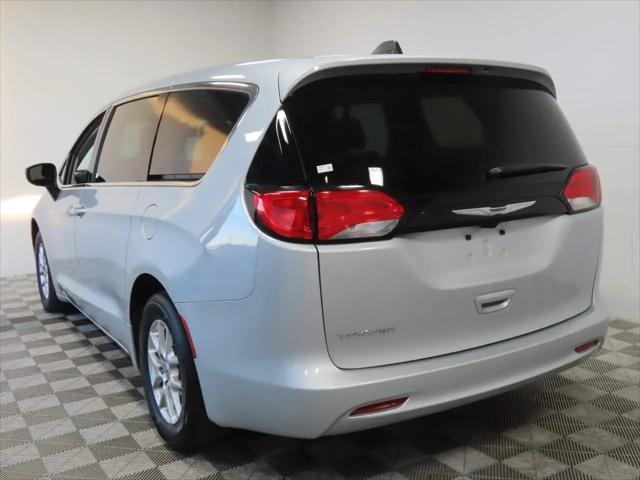 2024 Chrysler Voyager LX
