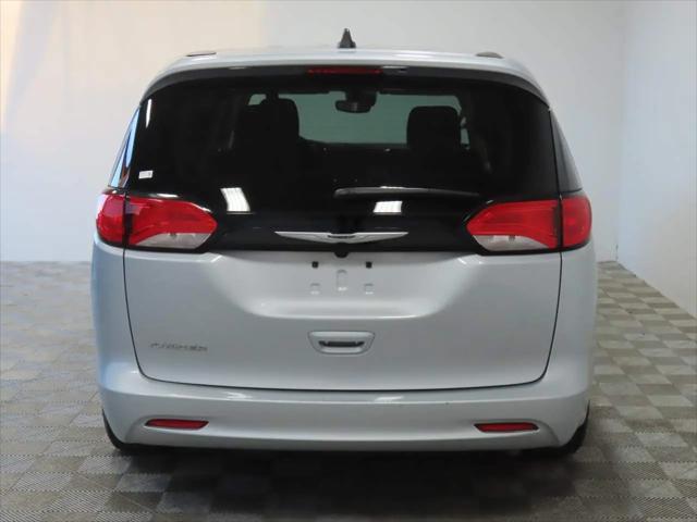 2024 Chrysler Voyager LX