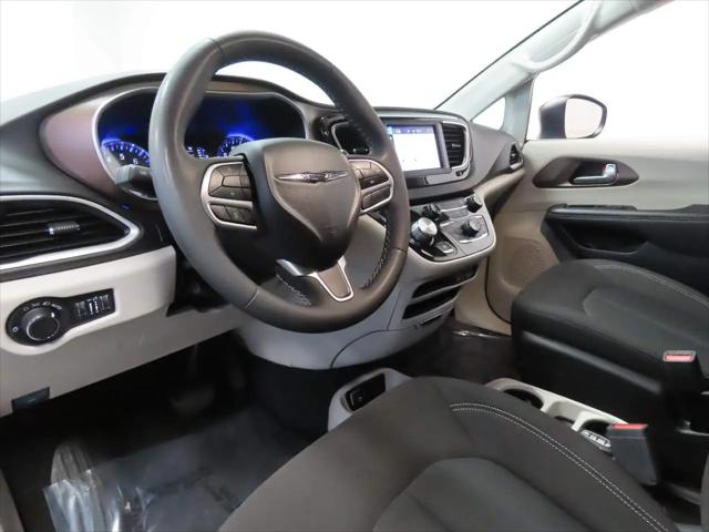 2024 Chrysler Voyager LX