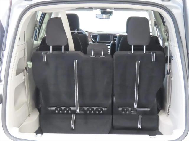 2024 Chrysler Voyager LX
