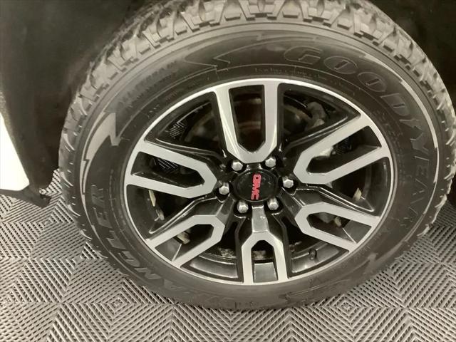 2022 GMC Sierra 1500 Limited 4WD Crew Cab Short Box AT4