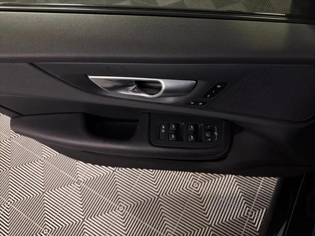2025 Volvo S60 B5 Plus