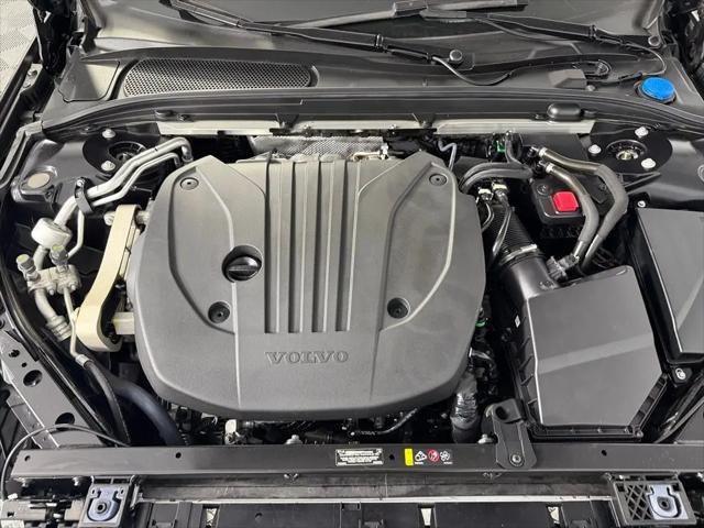 2025 Volvo S60 B5 Plus