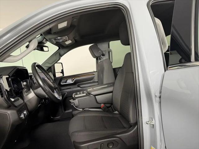 2025 GMC Sierra 3500HD Crew Cab, Standard Bed, SLE, 4WD