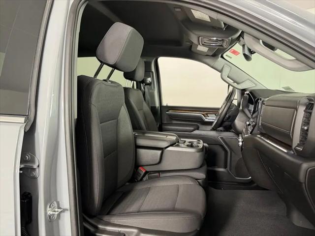 2025 GMC Sierra 3500HD Crew Cab, Standard Bed, SLE, 4WD