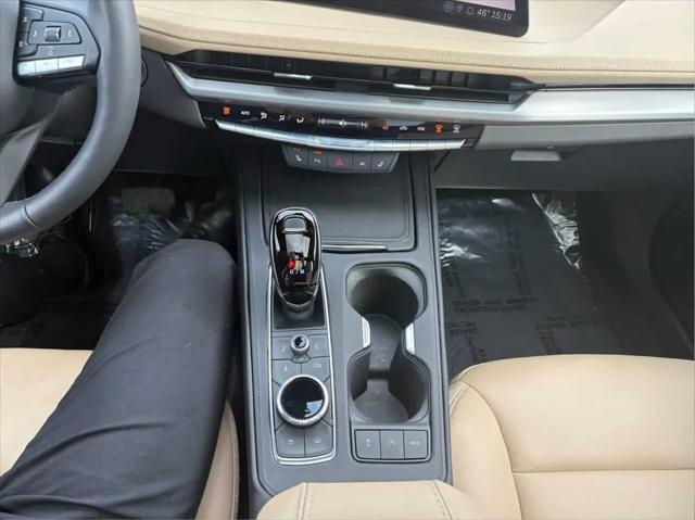 2024 Cadillac XT4 AWD Luxury
