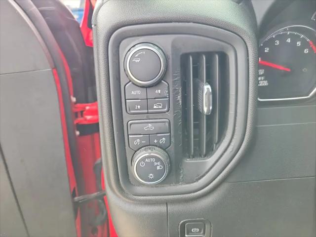 2022 Chevrolet Silverado 1500 4WD Crew Cab Short Bed Custom