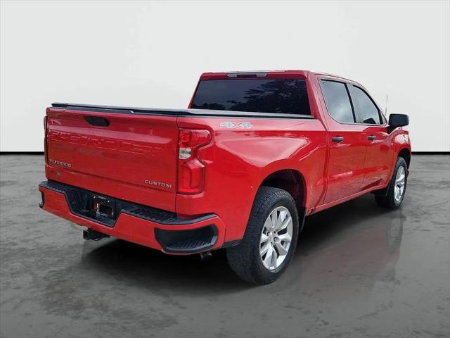 2022 Chevrolet Silverado 1500 4WD Crew Cab Short Bed Custom