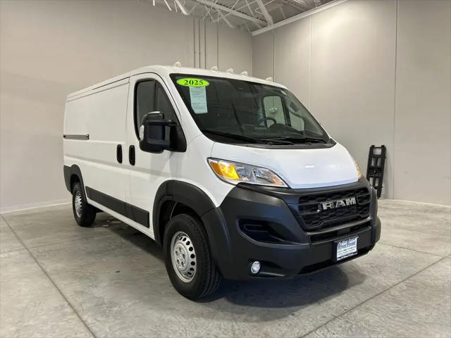 2025 Ram ProMaster 2500 Cargo Van Tradesman Low Roof 136" WB w/Pass Seat