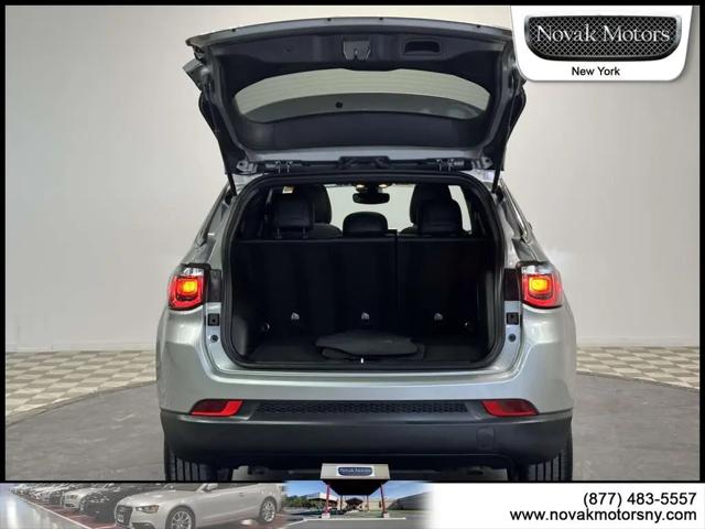 2023 Jeep Compass Latitude Lux FWD