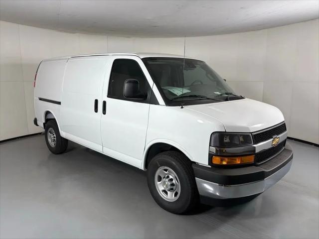 2026 Chevrolet Express Cargo Van 2500 Regular Wheelbase, WT, RWD