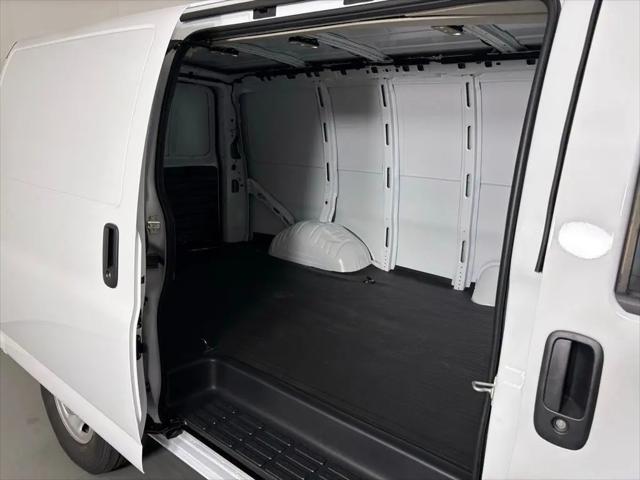 2026 Chevrolet Express Cargo Van 2500 Regular Wheelbase, WT, RWD