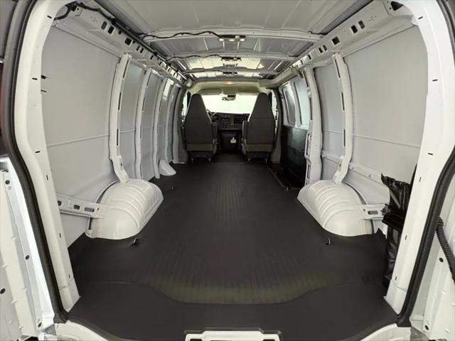 2026 Chevrolet Express Cargo Van 2500 Regular Wheelbase, WT, RWD
