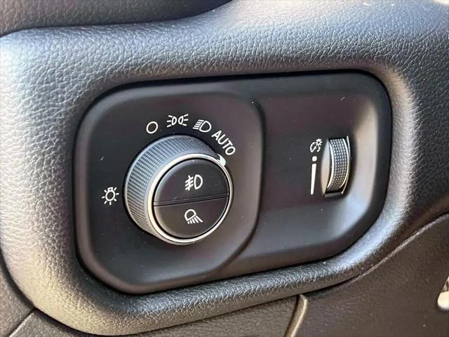 2023 Ram 1500 Big Horn Crew Cab 4x4 5'7" Box