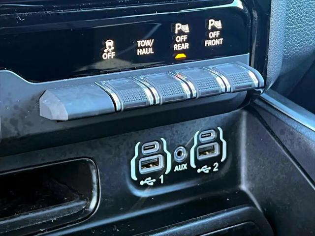 2023 Ram 1500 Big Horn Crew Cab 4x4 5'7" Box