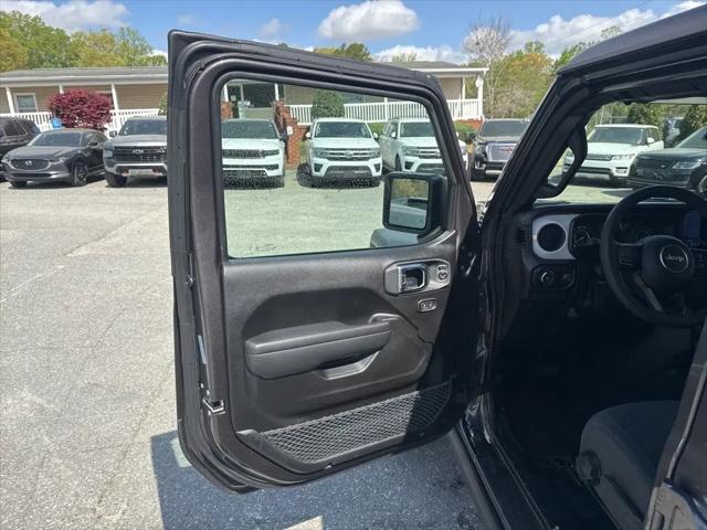 2025 Jeep Wrangler 4-Door Willys 4x4