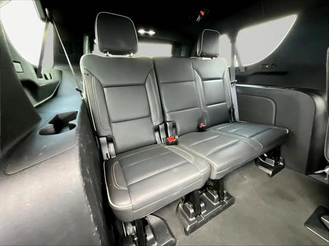 2023 Chevrolet Suburban 4WD Premier