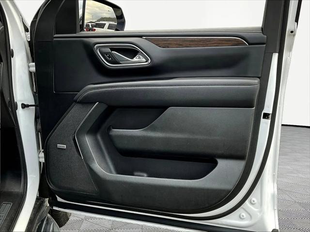 2023 Chevrolet Suburban 4WD Premier