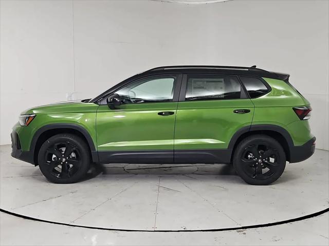 2026 Volkswagen Taos SE Black