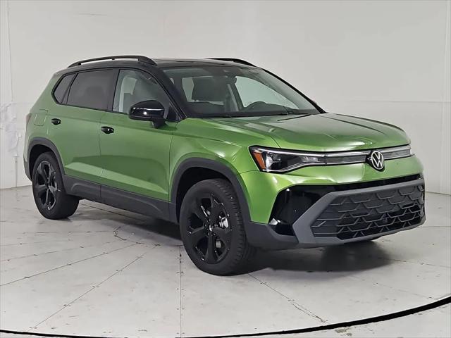 2026 Volkswagen Taos SE Black