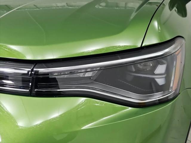 2026 Volkswagen Taos SE Black