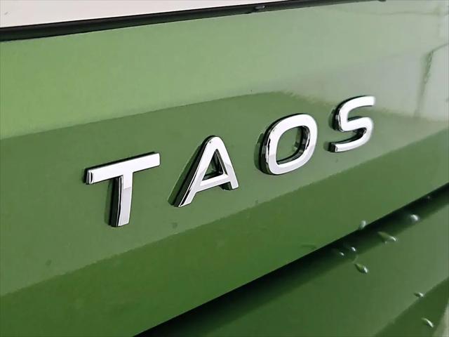 2026 Volkswagen Taos SE Black