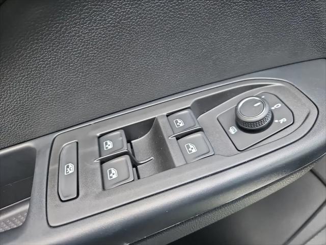 2026 Volkswagen Taos SE Black