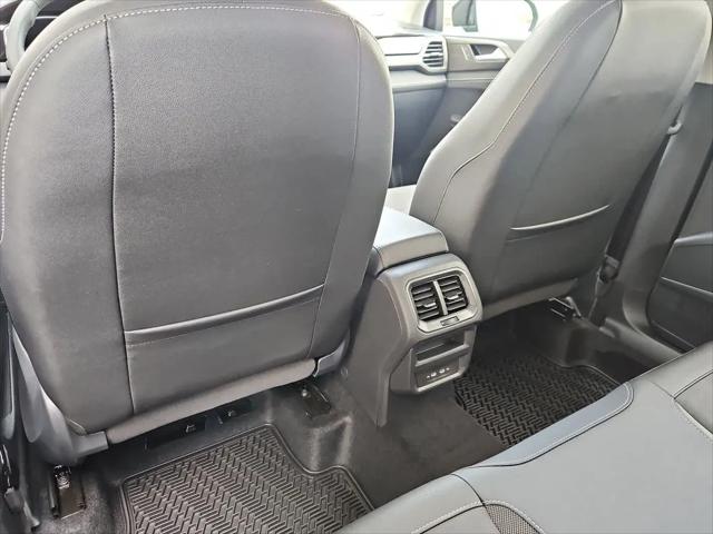 2026 Volkswagen Taos SE Black