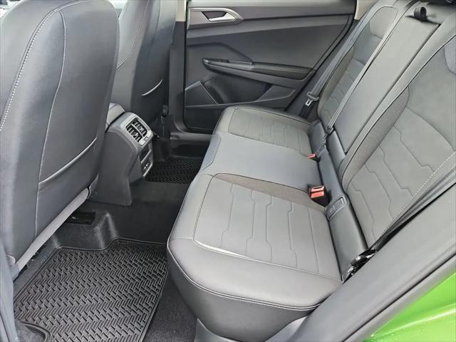 2026 Volkswagen Taos SE Black