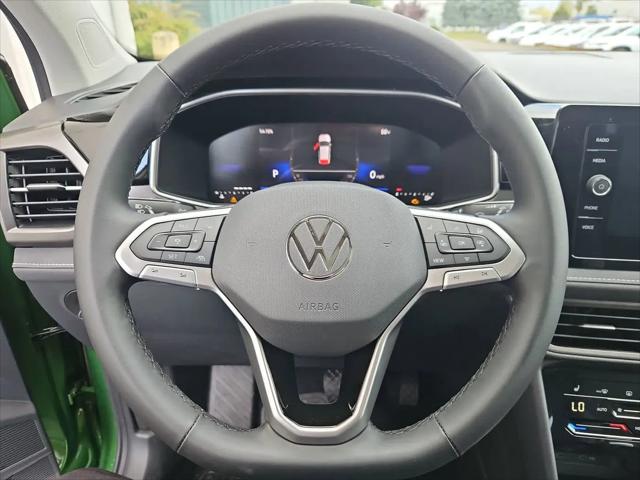2026 Volkswagen Taos SE Black