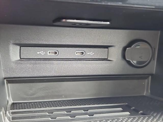 2026 Volkswagen Taos SE Black