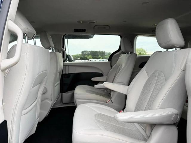 2018 Chrysler Pacifica Hybrid Touring Plus