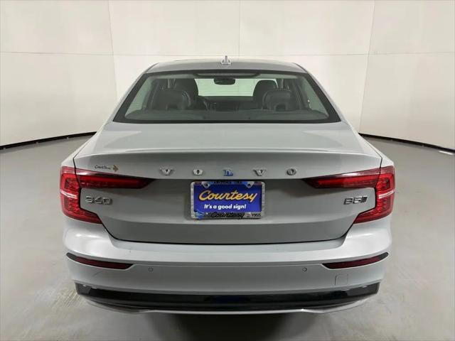 2024 Volvo S60 B5 Core Dark Theme