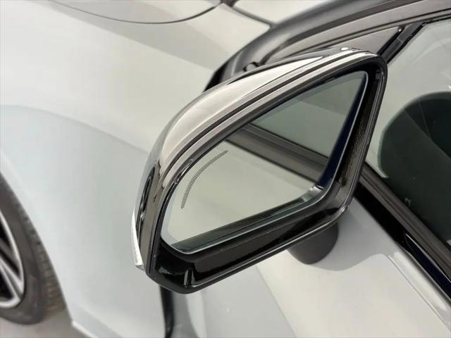 2024 Volvo S60 B5 Core Dark Theme