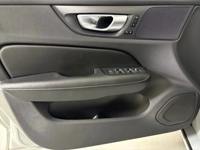 2024 Volvo S60 B5 Core Dark Theme
