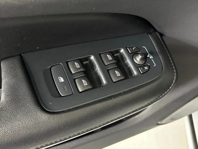 2024 Volvo S60 B5 Core Dark Theme