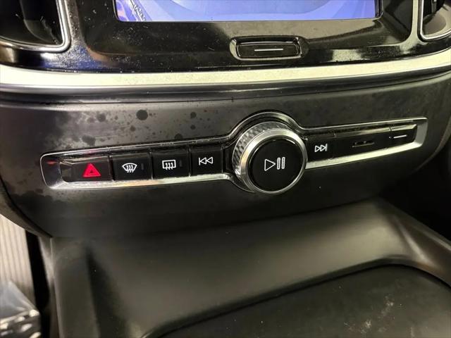2024 Volvo S60 B5 Core Dark Theme