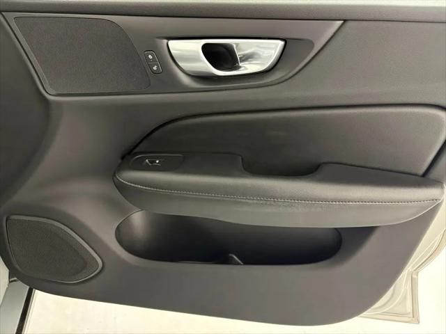 2024 Volvo S60 B5 Core Dark Theme
