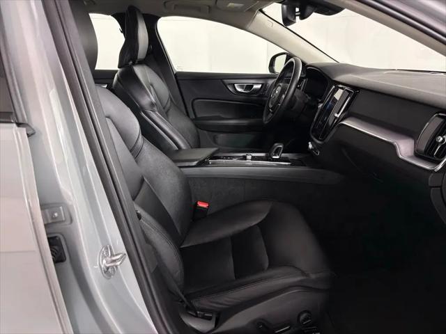 2024 Volvo S60 B5 Core Dark Theme