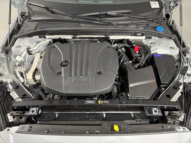 2024 Volvo S60 B5 Core Dark Theme