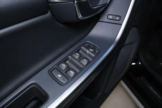 2018 Volvo V60 Cross Country T5