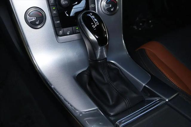 2018 Volvo V60 Cross Country T5