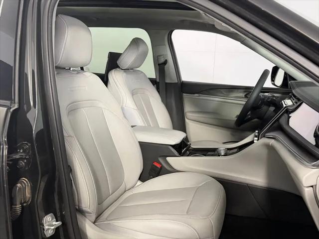 2023 Jeep Grand Cherokee L Overland 4x4