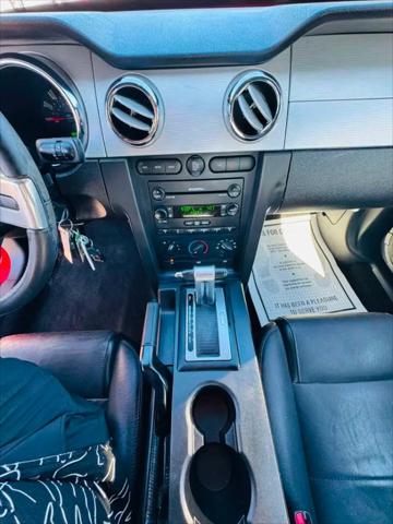 2007 Ford Mustang V6 Deluxe