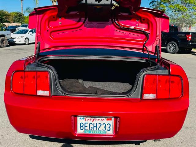 2007 Ford Mustang V6 Deluxe
