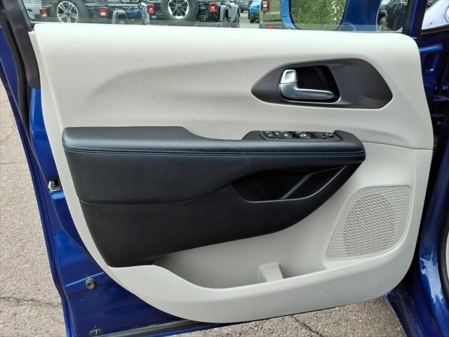2021 Chrysler Pacifica Touring AWD