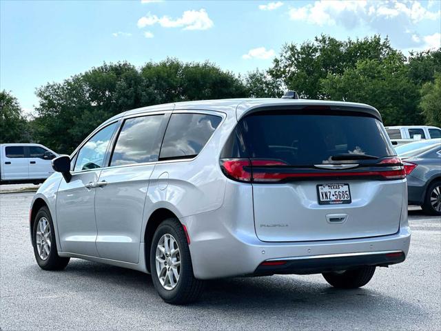 2023 Chrysler Pacifica Touring