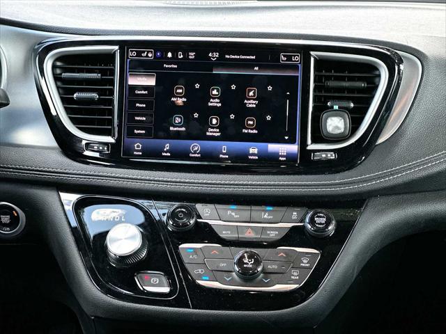 2023 Chrysler Pacifica Touring